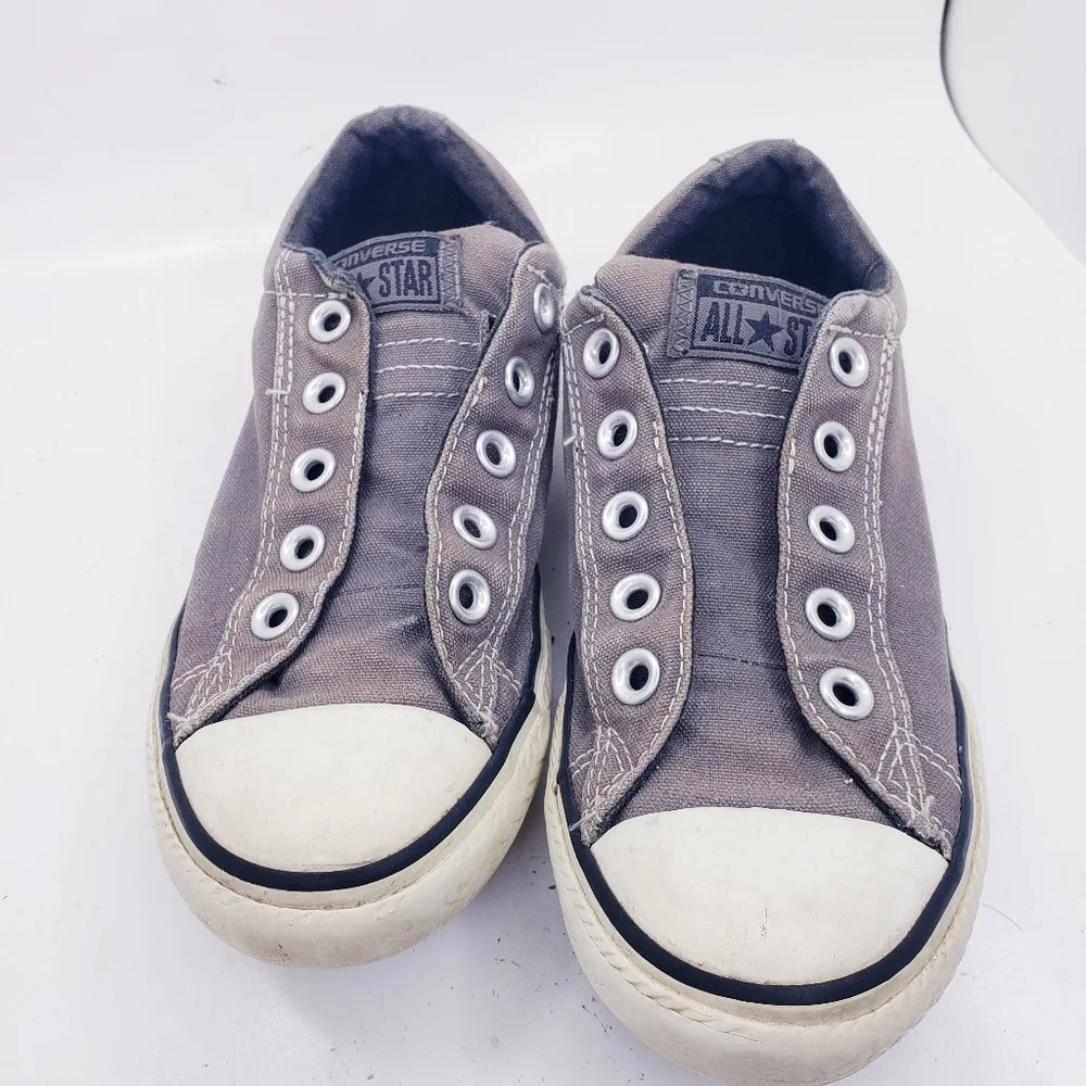 Converse Gray Canvas Low Top Chucks Slip On Shoes Boys Youth Size 2